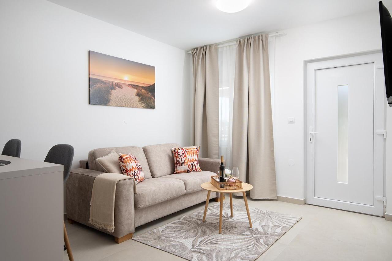 Apartments And Rooms Jakic Medulin Ngoại thất bức ảnh