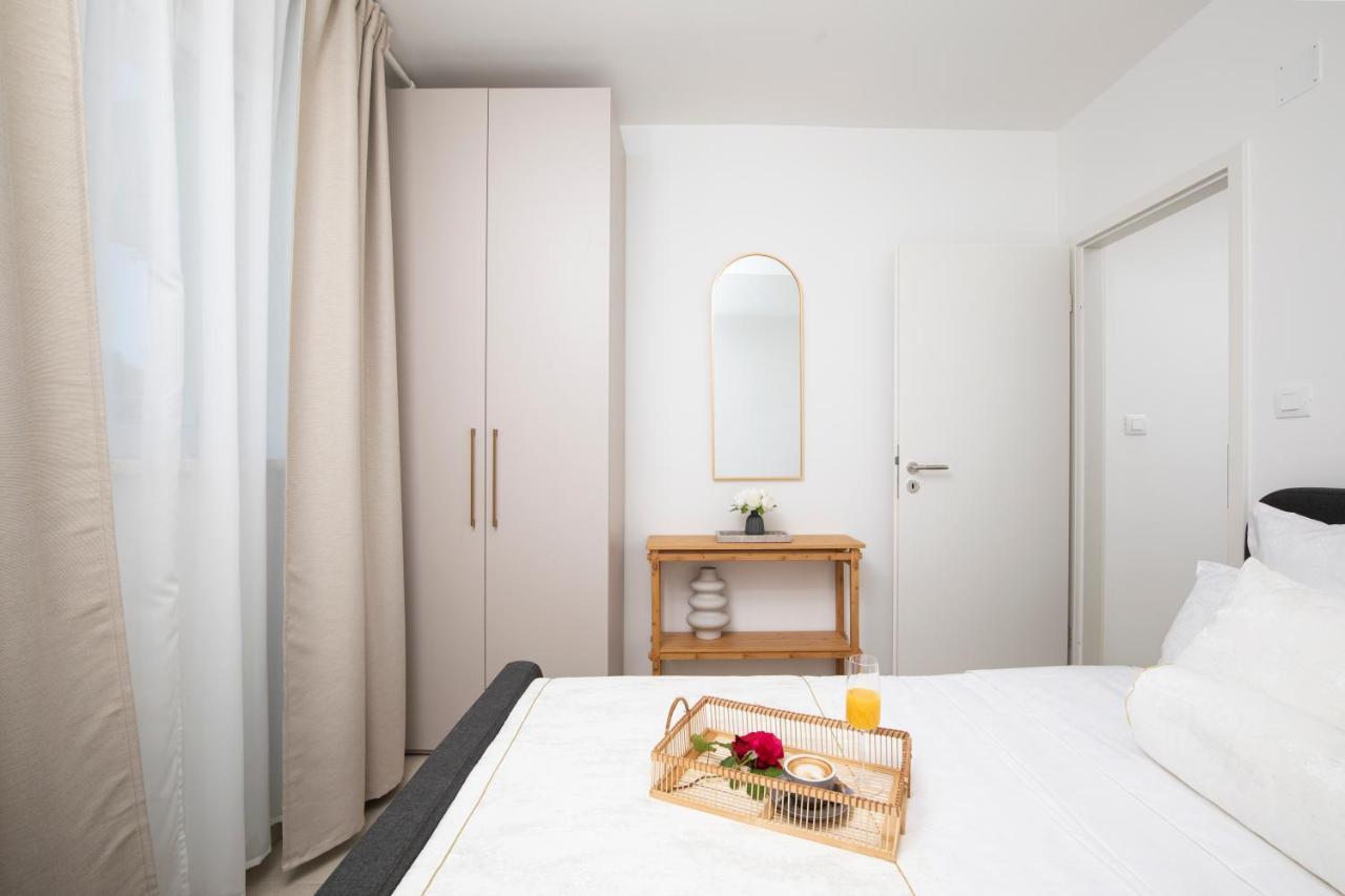 Apartments And Rooms Jakic Medulin Ngoại thất bức ảnh
